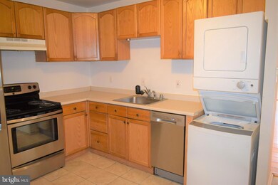 11472 Laurelwalk Dr, Laurel, MD 20708 - photo 4