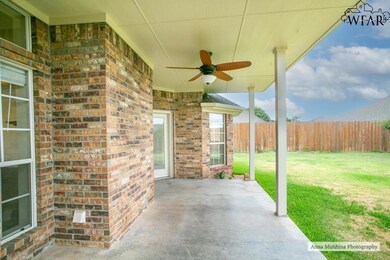 8 St Andrews Ct, Wichita Falls, TX 76309 - photo 2
