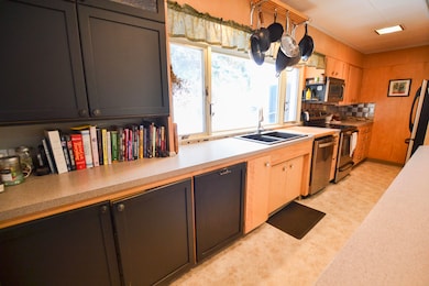 105 Hillcrest Dr, Lewistown, MT 59457 - photo 6