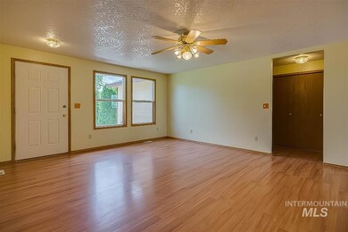 607 E Selway Dr, Homedale, ID 83628 - photo 3