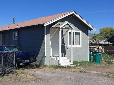 253 Martin St, Klamath Falls, OR 97601 - photo 4