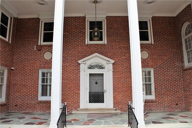 Walk into your Ionic style pilaster 