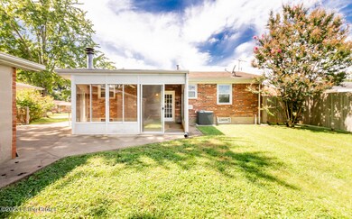 9203 Burlwood Ct, Louisville, KY 40229 - photo 7