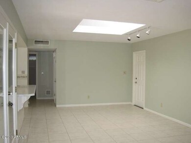 dining off kitchen