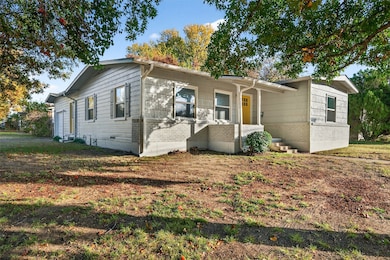 409 W Burton St, Sherman, TX 75092 - photo 2