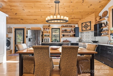 Entertaining is a Breeze Here! 