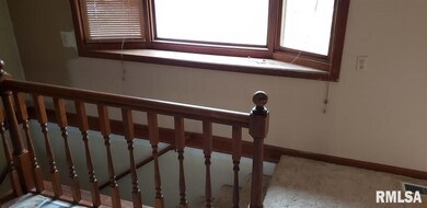 2008 N Hillside Ct, Peoria, IL 61604 - photo 2