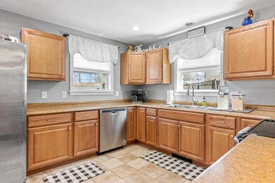 6 Moore St, Kittery, ME 03904 - photo 7