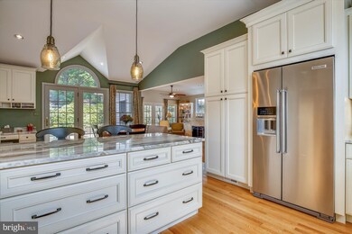 2117 Reynolds St, Falls Church, VA 22043 - photo 7