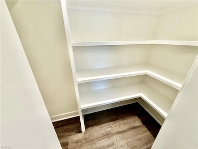 Kitchen walk-in Pantry