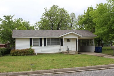 708 Carver St, Whitesboro, TX 76273 - photo 2