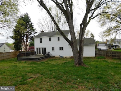 916 Pointer Ridge Dr, Gaithersburg, MD 20878 - photo 2