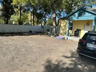 8939 Wateka Dr, Houston, TX 77074 - photo 2