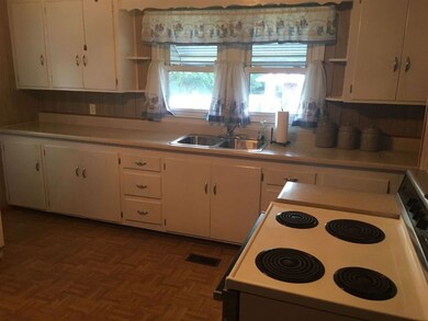 307 W Jackson St, Iva, SC 29655 - photo 4