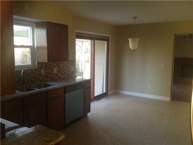 5156 Tamarack Blvd, Columbus, OH 43229 - photo 5