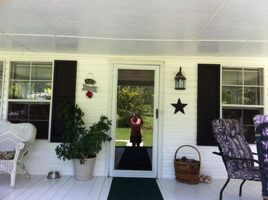 Covered Front Deck/Porch