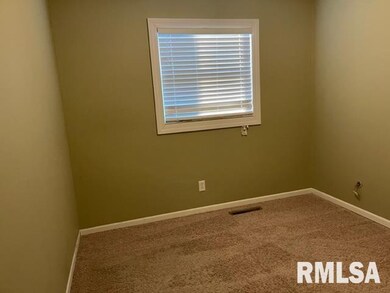 1738 Welshire Dr, Davenport, IA 52806 - photo 6