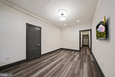 119 S Broad St unit 2, Kennett Square, PA 19348 - photo 5