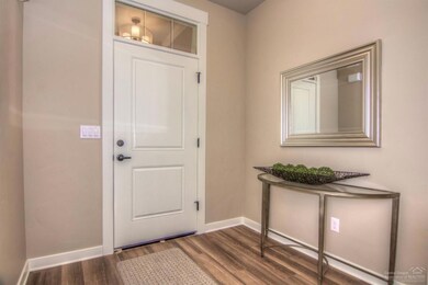 60463 SE Hedgewood Ln, Bend, OR 97702 - photo 2