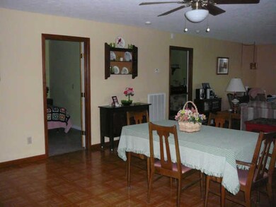 Nice open floor plan great for family entertaining