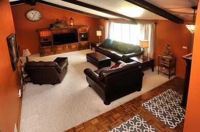 8796 Mathews Ln, Crown Point, IN 46307 - photo 4