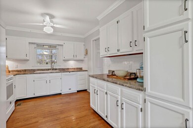 2003 Windsor Dr, Columbia, TN 38401 - photo 7