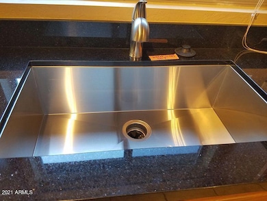STAINLESS SINK