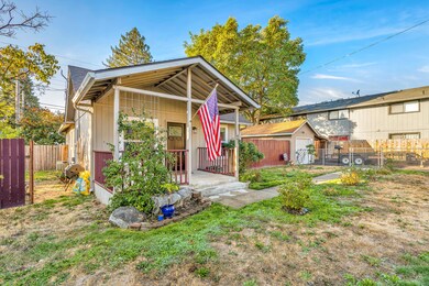 443 SW H St, Grants Pass, OR 97526 - photo 2