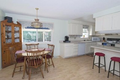 1410 Bonita Cir, Medford, OR 97504 - photo 4