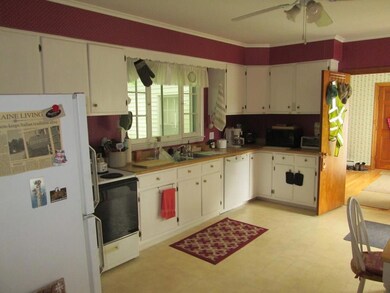 39 Highland Ave, Millinocket, ME 04462 - photo 6