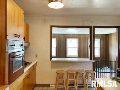 2237 W Rusholme St, Davenport, IA 52804 - photo 4