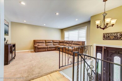 06-Family Room