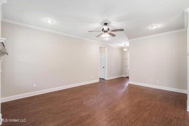 06-6905 N Hamilton Cir-6