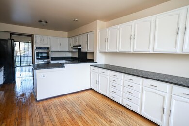 7233 Creeks Bend Dr, West Bloomfield, MI 48322 - photo 6