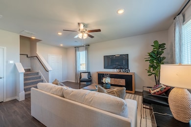 9964 Dynamic Dr, Fort Worth, TX 76131 - photo 6