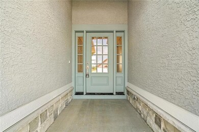 8153 Roundtree St, Lenexa, KS 66220 - photo 3