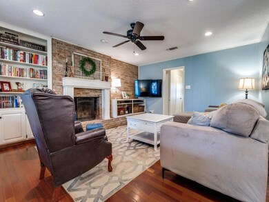 440 W Pleasantview Dr, Hurst, TX 76054 - photo 7