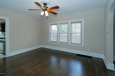 1425 Lakeway-106