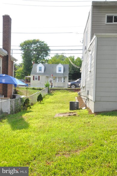 630 Larchmont Ave, Capitol Heights, MD 20743 - photo 4