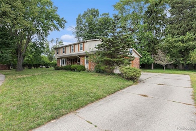 32058 Aline Dr, Warren, MI 48093 - photo 3