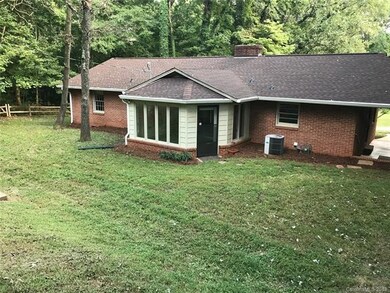 1425 Beechwood Rd, Statesville, NC 28677 - photo 2