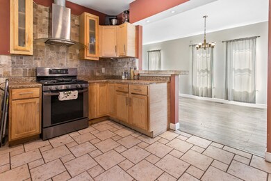 369 W 18th St, Holland, 49423 INT-17