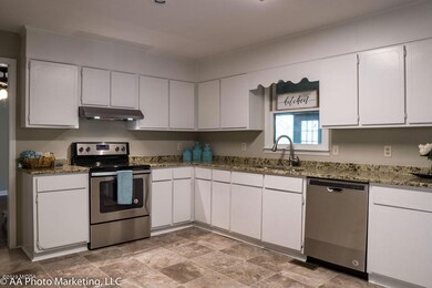 249 Fern Dr, Fort Valley, GA 31030 - photo 2