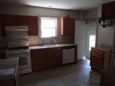 12 Swartson Ct, Albany, NY 12209 - photo 4