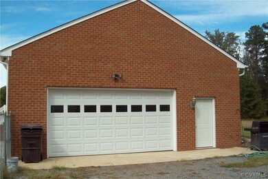 5623 W Quaker Rd, Disputanta, VA 23842 - photo 4