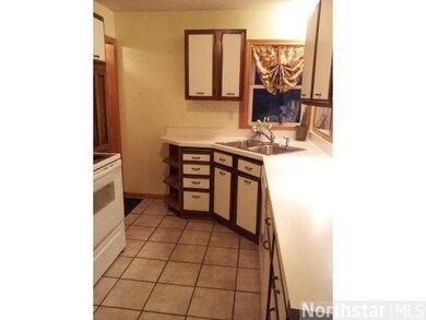 8212 Garfield Ave S, Bloomington, MN 55420 - photo 2