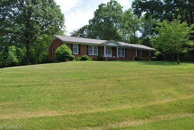 3822 Bramblewood Dr, Greensboro, NC 27407 - photo 3