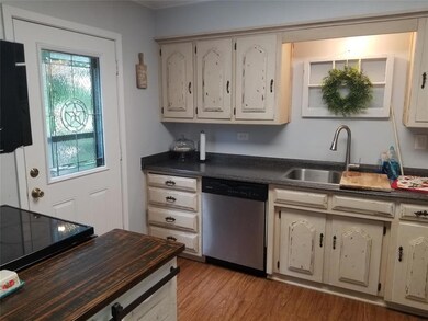 190 W Fox Creek Ln, Whitesboro, TX 76273 - photo 3