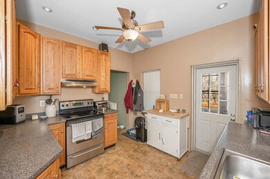 7 E Dracut Rd, Methuen, MA 01844 - photo 3