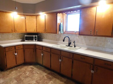 206 Oak, Creston, NE 68631 - photo 5